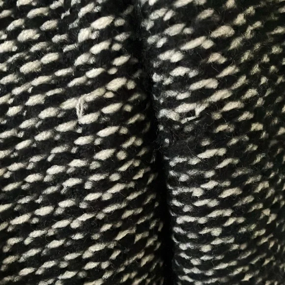 Black & white statement Sweater coat - Picture 9 of 13